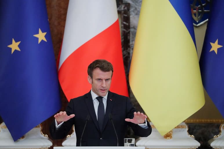 'Las conversaciones que he tenido han permitido lograr ciertos avances para la seguridad y estabilidad de la región', dijo Macron. (ARCHIVO)