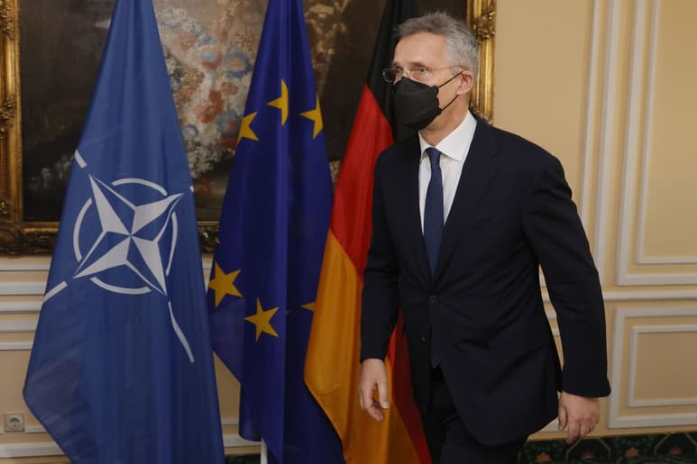 En una entrevista con la cadena CBS News, Stoltenberg reaccionó al anuncio de que Rusia y Bielorrusia han decidido extender el tiempo de inspección de las fuerzas que han participado en sus ejercicios militares más allá de este domingo, cuando estaba previsto su fin. (ARCHIVO)