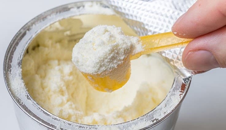 La Cofepris alertó sobre las marcas de leche en polvo para bebés que podrían estar contaminadas con bacterias (ESPECIAL)