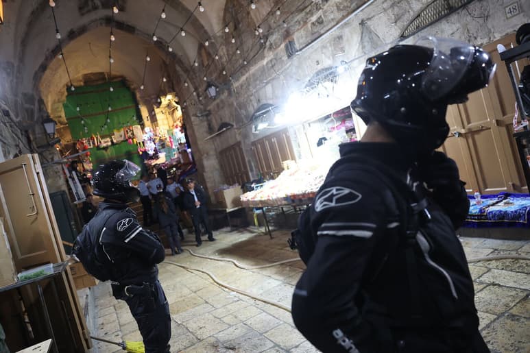 el agresor era un beduino de la zona con ciudadanía israelí que apoyaría al Estado Islámico. De acuerdo con el digital Times of Israel, fue abatido por un transeúnte en el lugar de los hechos. (ARCHIVO) 