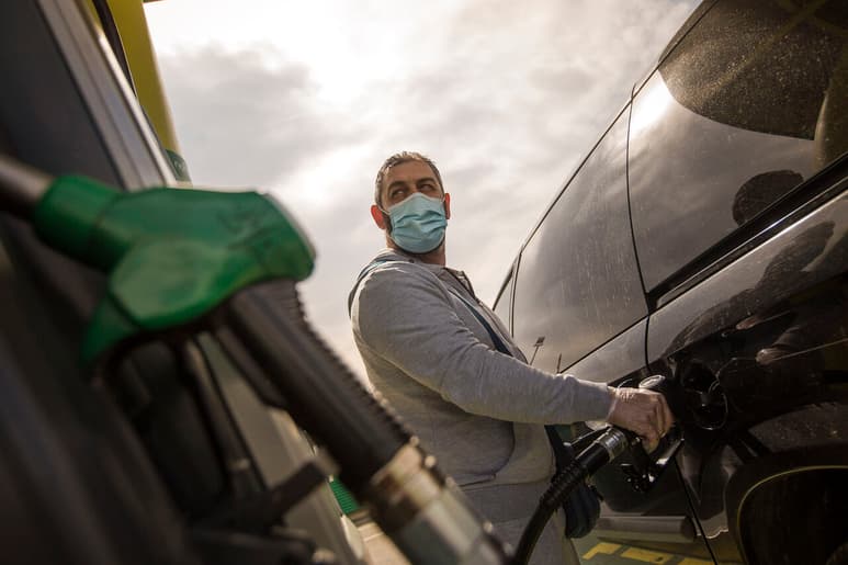 AMLO mencionó que no se había considerado que en la frontera hay una disminución en el precio de los combustibles. (ARCHIVO)