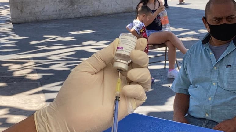 Inicia Secretaria de Salud campaña masiva de vacunación contra el COVID en Coahuila