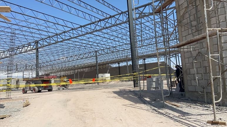 La construcción no contaba con suficientes medidas de seguridad para los trabajadores ni permisos, que derivaron en la clausura.