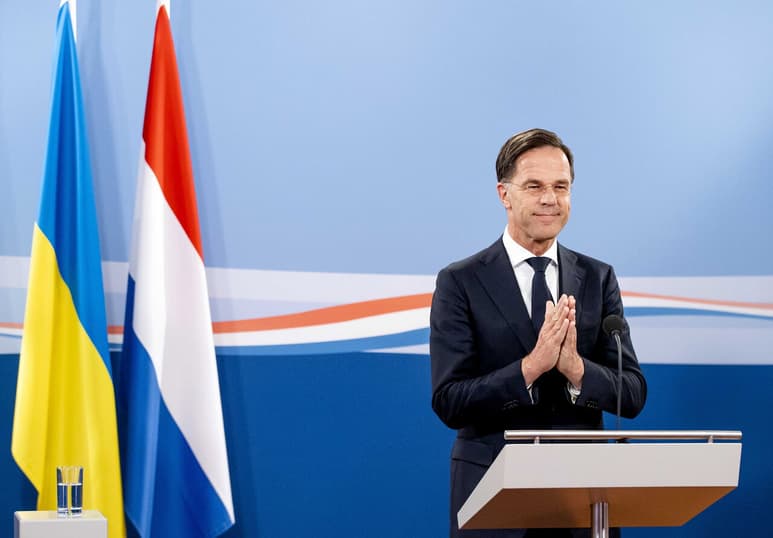 Rutte subrayó “los lazos familiares cada vez más estrechos” entre la UE y Ucrania, pero no se pronunció sobre las aspiraciones de Kiev de unirse de forma acelerada a la UE. (ARCHIVO)