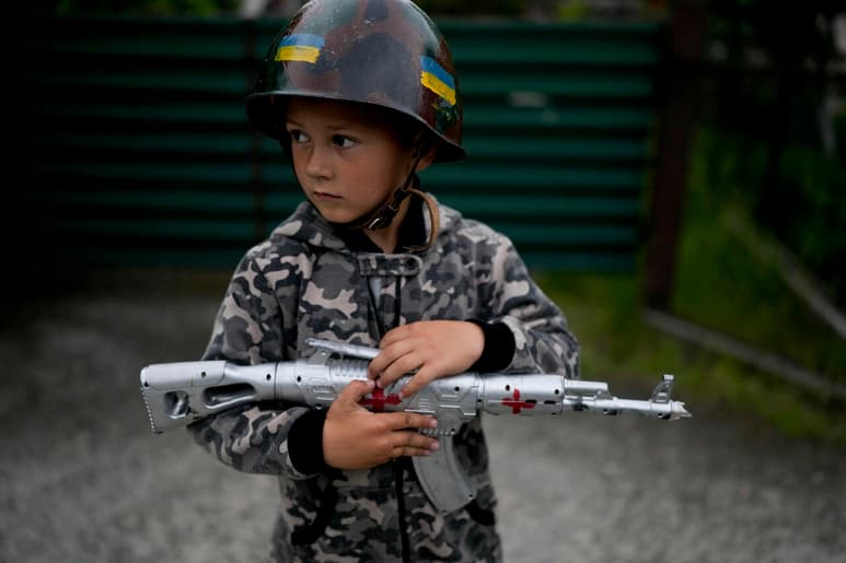 La región de Donetsk, en el este, es donde más niños han muerto o han resultado heridos, con un total de 156. (AP)