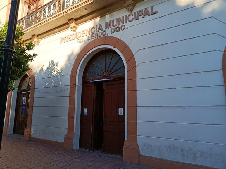 Este martes regresa Homero Martínez a la presidencia. Es el primer alcalde en ser reelecto. (EL SIGLO DE TORREÓN)