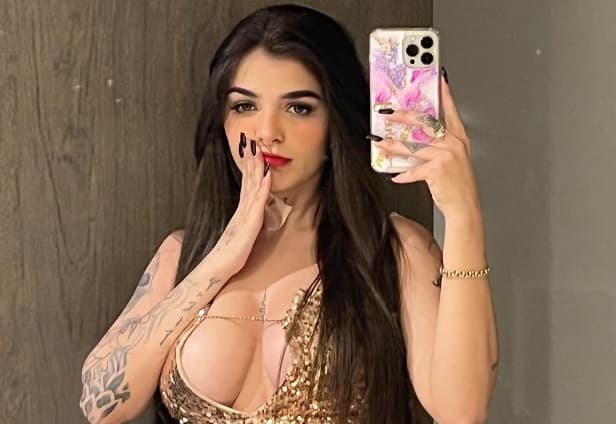 (INSTAGRAM/@KARELYRUIZ)