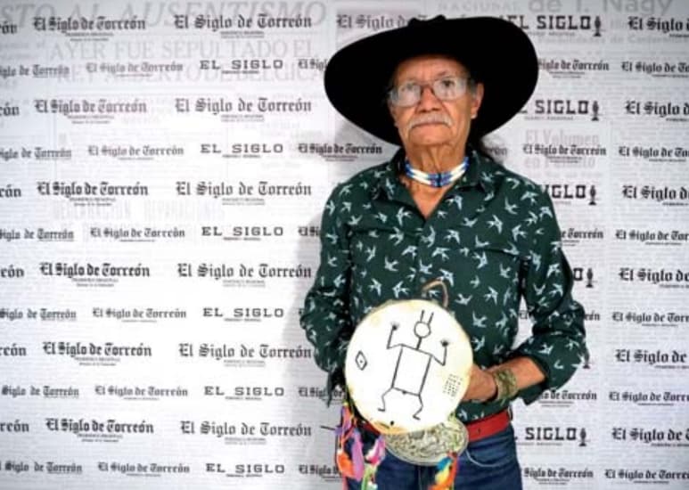 El ingeniero Adrián de la Rosa Godoy ofrecerá un curso en la Narro para confeccionar artesanías en piel (SAÚL RODRÍGUEZ)