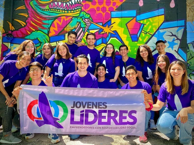 El programa Jóvenes Líderes busca ayudar, orientar o capacitar en diferentes áreas a la población que encaja en esta edad. (EL SIGLO DE TORREÓN)