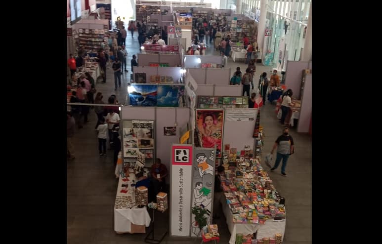 Diversas editoriales ofrecieron al público un sin fin de títulos y variedad de autores (EL SIGLO DE TORREÓN/DANIELA CERVANTES)
