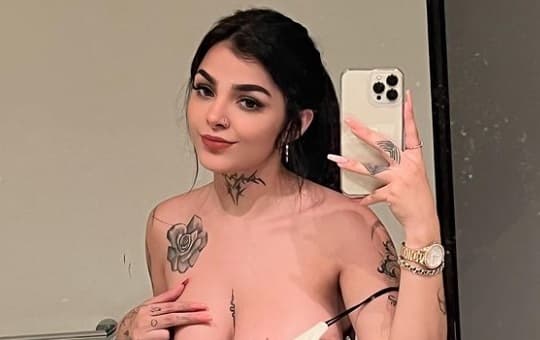 (INSTAGRAM/@KARELYRUIZ)