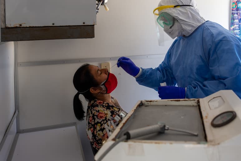 Prevén que habrá un incremento mayor para realizarse pruebas de detección de estas enfermedades respiratorias por la temporada, ya que son más comunes las reuniones. (EL SIGLO DE TORREÓN)