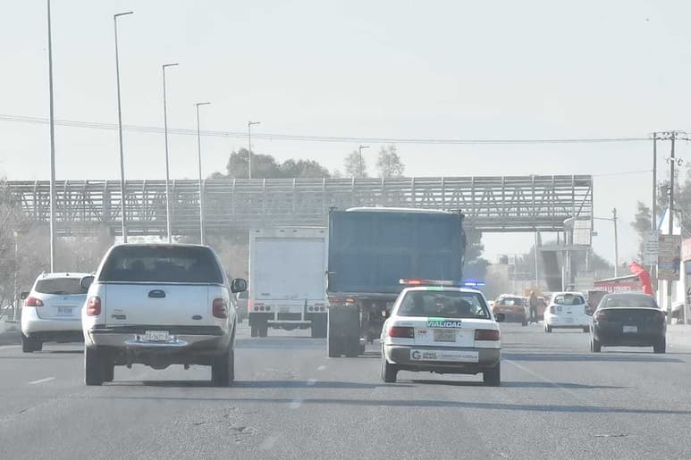 Prohíben circulación de vehículos de carga pesada por el bulevar Ejército Mexicano de 7:00 a 9:30 a.m. y de 5:00 a 7:30 p.m.