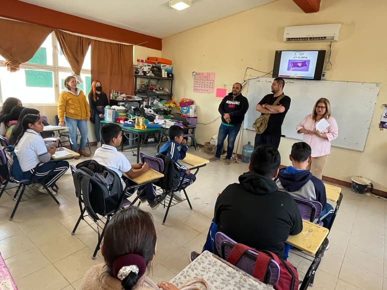 Titular del IMM en Lerdo sostiene un encuentro con representantes de Telesecundarias. (EL SIGLO DE TORREÓN)