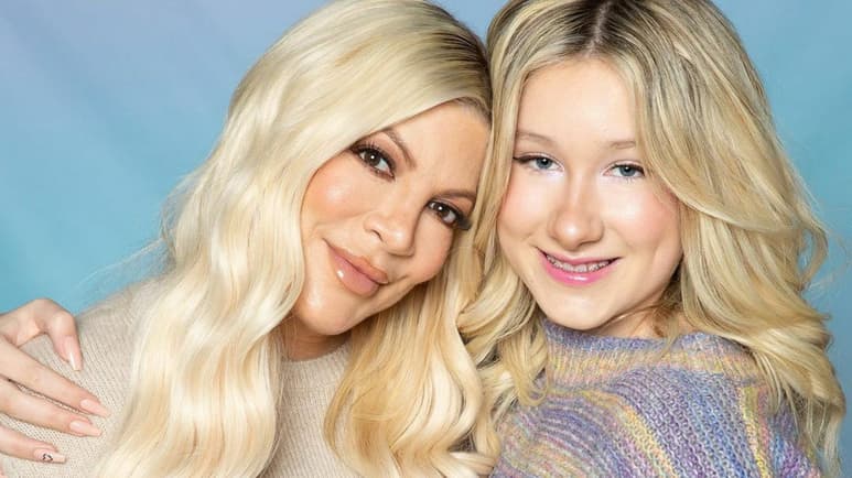 Tori Spelling revela que su hija fue hospitalizada dos veces tras diagnostico de rara enfermedad