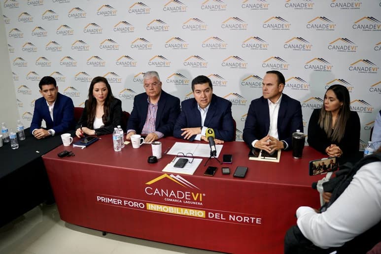 Representantes de la Canadevi se reunieron con encargados de desarrollo económico municipales y estatales en la región. (EL SIGLO DE TORREÓN)