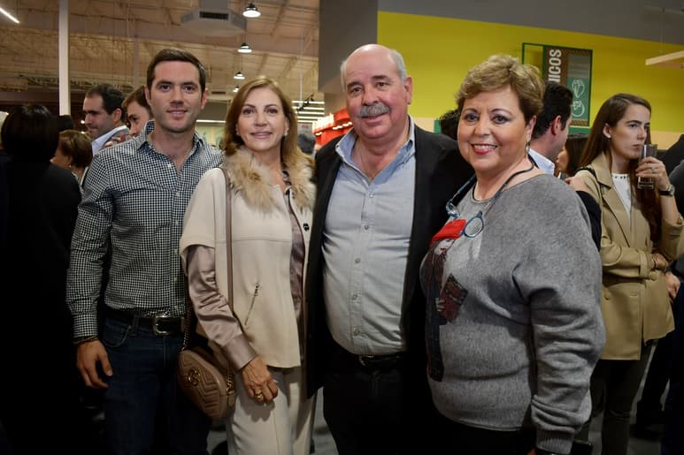 Juan Pablo Gómez, Claudia Estrada de Gómez, José Luis Gómez y Luly Gómez (EL SIGLO DE TORREÓN)