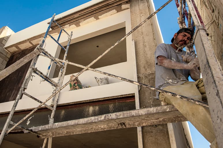 Es necesario tener una licencia al momento de construir, con la finalidad de brindar una seguridad. (EL SIGLO DE TORREÓN)