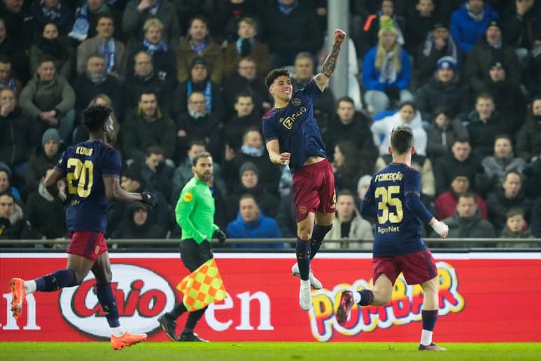 Lagunero Jorge Sánchez anota con el Ajax
