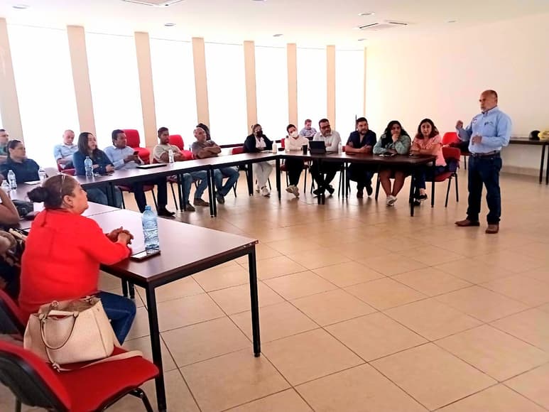 Capacitan al personal de salud en San Pedro para atender casos de rabia y rickettsia