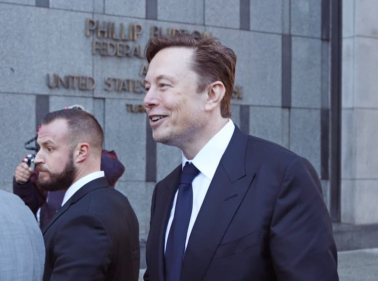 Musk explicó que la nave 'está diseñada para ser el primer cohete en general completamente reutilizable'. (EFE)