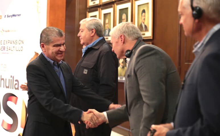 Miguel Riquelme elogió a Borgwarner porque su extensión también llegará a la proveeduría local, y con ello mantiene con éxito su producción. (CORTESÍA)