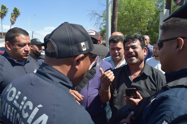 La ley señala que debe ser la compañía o su representante legal, no los choferes en lo individual, quien suscriba el acuerdo. (Foto: SERGIO A. RODRÍGUEZ / EL SIGLO COAHUILA)