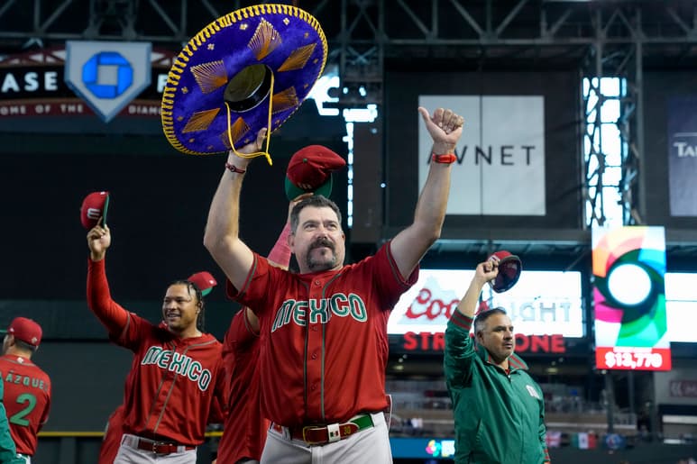 Manager Benjamín Gil recuerda logro de Julio César Chávez tras duelo ante Puerto Rico