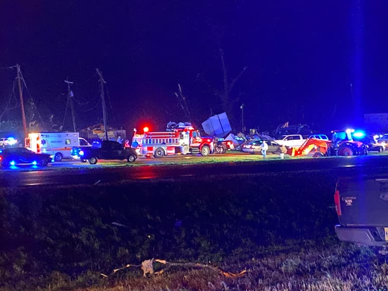 Unas 100,000 viviendas en Alabama, Misisipi y Tennessee todavía estaban sin electricidad a primera hora del sábado. (EFE)