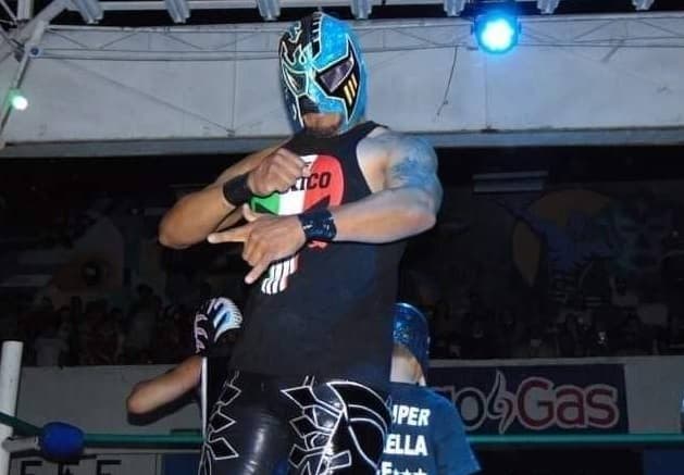 El heredero del 'Látigo Lagunero', el recordado Black Warrior, aparecerá en la contienda estelar, con el personaje de New Warrior (ESPECIAL)