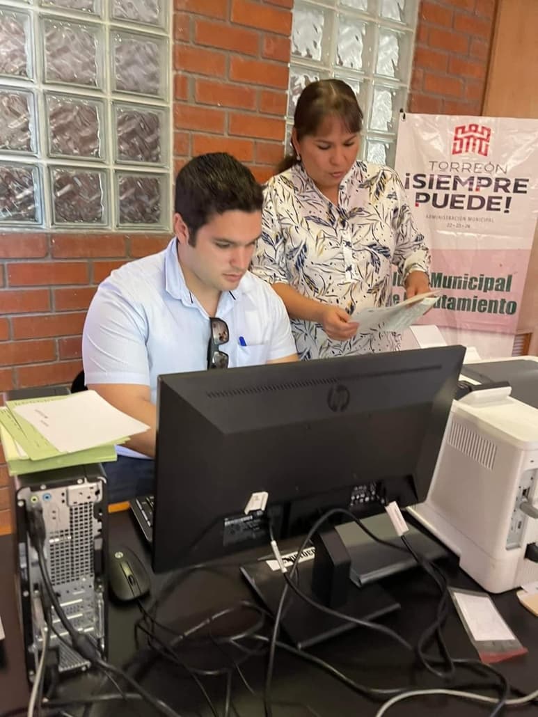 La Junta Municipal de Reclutamiento promueve la importancia del trámite de la cartilla militar en escuelas de Torreón. (CORTESÍA)