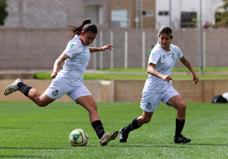 Las albiverdes continúan entrenando de buena manera manera en sus instalaciones del TSM, previo a su visita a Tijuana (CLUB SANTOS)