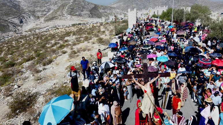 Se recomienda a la población ubicar los puestos de socorro y a las autoridades presentes durante el Viacrucis. (EL SIGLO DE TORREÓN)