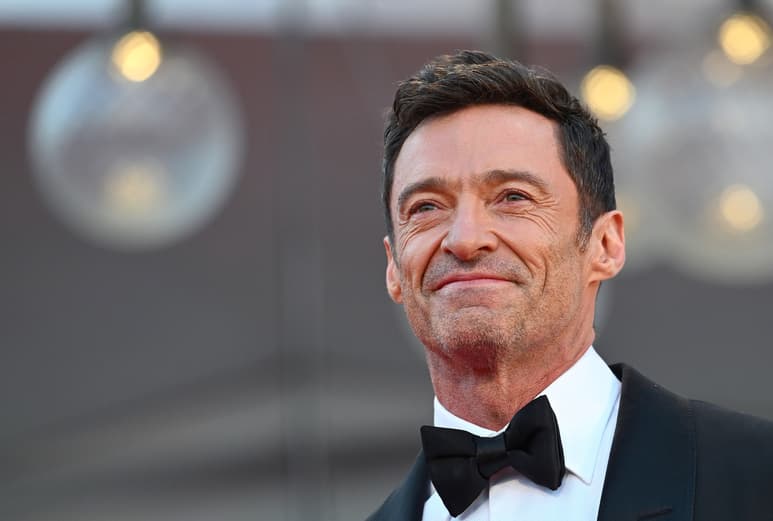 El actor australiano Hugh Jackman anunció este jueves que dio negativo en las dos biopsias a las que se sometió ante el riesgo de padecer células basales. (ARCHIVO)