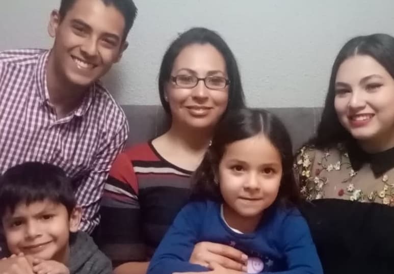 Para Diana, ser ama de casa es de los trabajos más demandantes y difíciles, pero también de los mejores remunerados con los besos, abrazos y sonrisas de sus hijos.