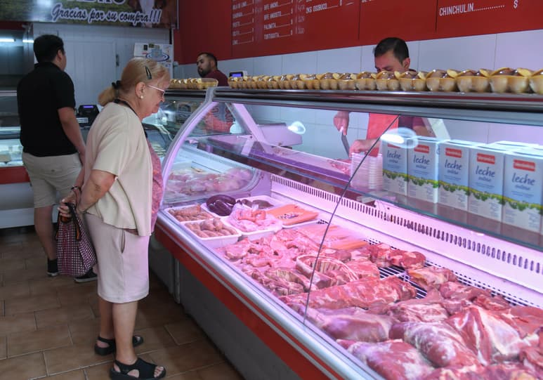 Los incrementos de precios que se registraron el año pasado en la carne de pollo generaron que los mexicanos aumentaron su consumo de carne de cerdo. (ARCHIVO)
