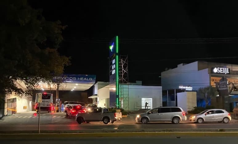 en los municipios de Ahome, Salvador Alvarado y Culiacán, la demanda de gasolinas y Diésel en los expendios autorizados se normalizó. (EL UNIVERSAL)