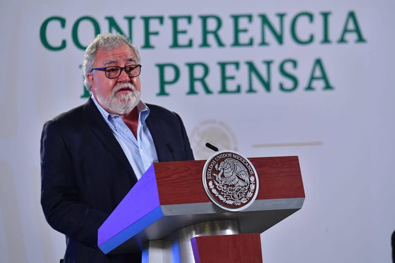 Encinas habría sido objetivo de espionaje mientras investigaba la desaparición de los 43 estudiantes de Ayotzinapa. (ARCHIVO)