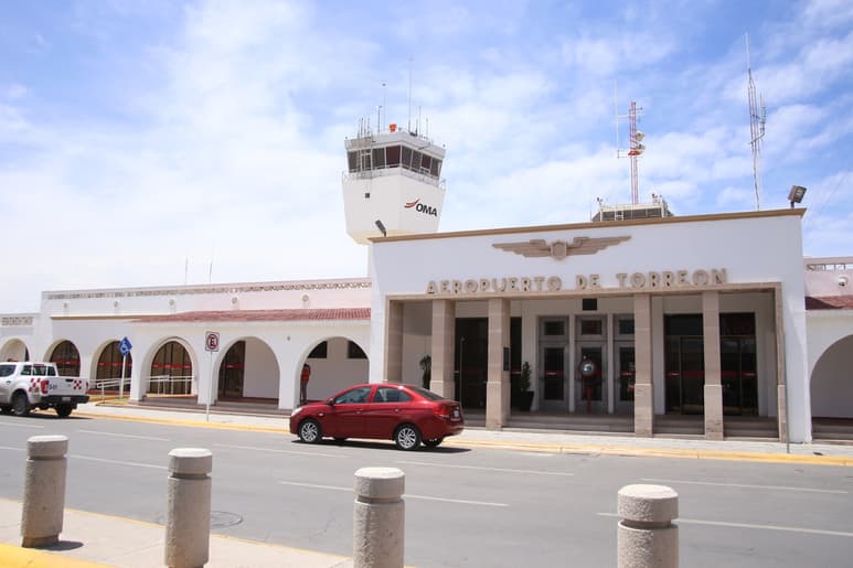 El alcalde dijo que el aeropuerto de Torreón es de los más productivos, de todos los que maneja OMA. (EL SIGLO DE TORREÓN)