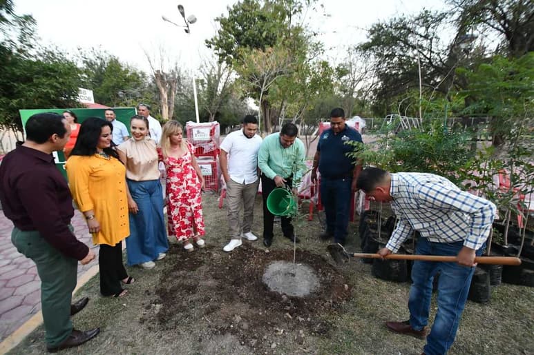 Anuncia alcalde de Lerdo, rehabilitación del parque. (CORTESÍA)