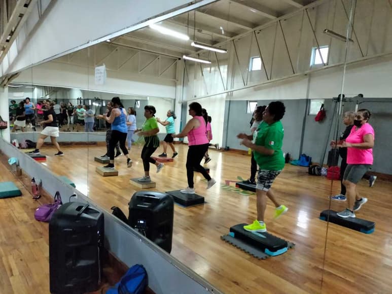 El gimnasio ofrece una gran variedad de actividades gratuitas. (CORTESÍA)