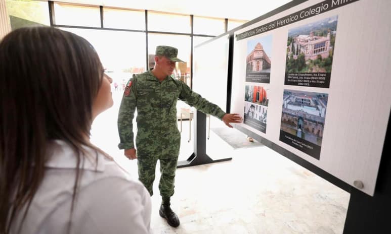 El recorrido a través de la cronología de este plantel militar muestra a los visitantes de la presidencia municipal sus inicios en diversas etapas históricas.