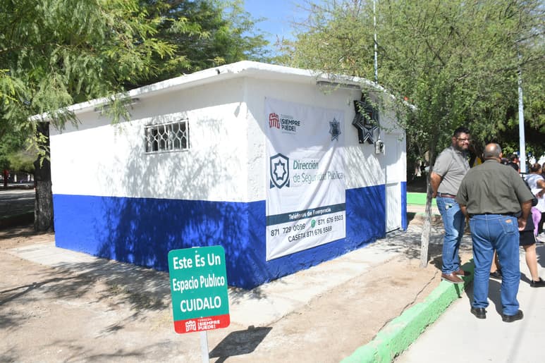 Se reinauguró la caseta ubicada en plaza de colonia Fuentes del Sur. (FERNANDO COMPEÁN / EL SIGLO DE TORREÓN)