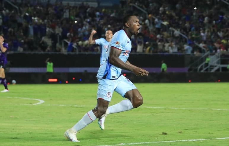 Diber Cambindo hace su primer doblete en México y Cruz Azul empata con Mazatlán