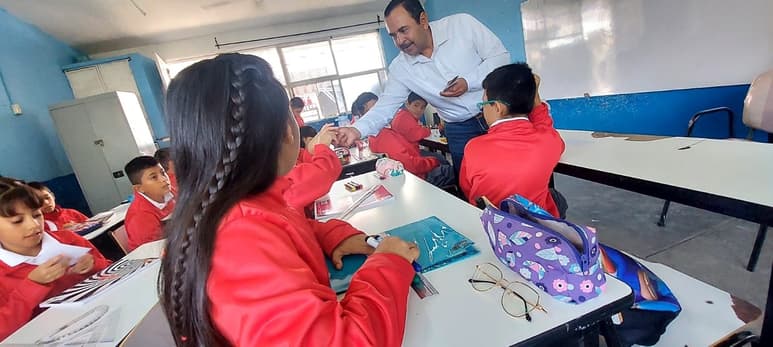 Señalan que la tarea es determinar cuántos de ese 2% que faltan son maestros que están tramitando su jubilación, que tienen permiso de ausentarse, que presentan alguna incapacidad, etc.