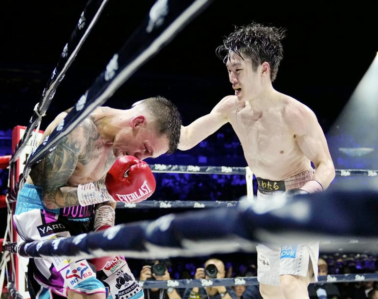 Kenshiro Teraji noqueó a Hekkie Budler en la Ariake Arena en Tokio, Japón