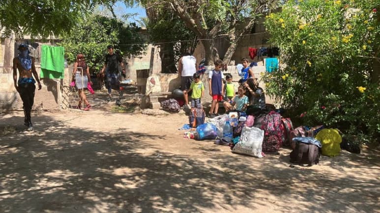 Son cientos de migrantes los que quedaron varados en la comunidad de Villa Nazareno.