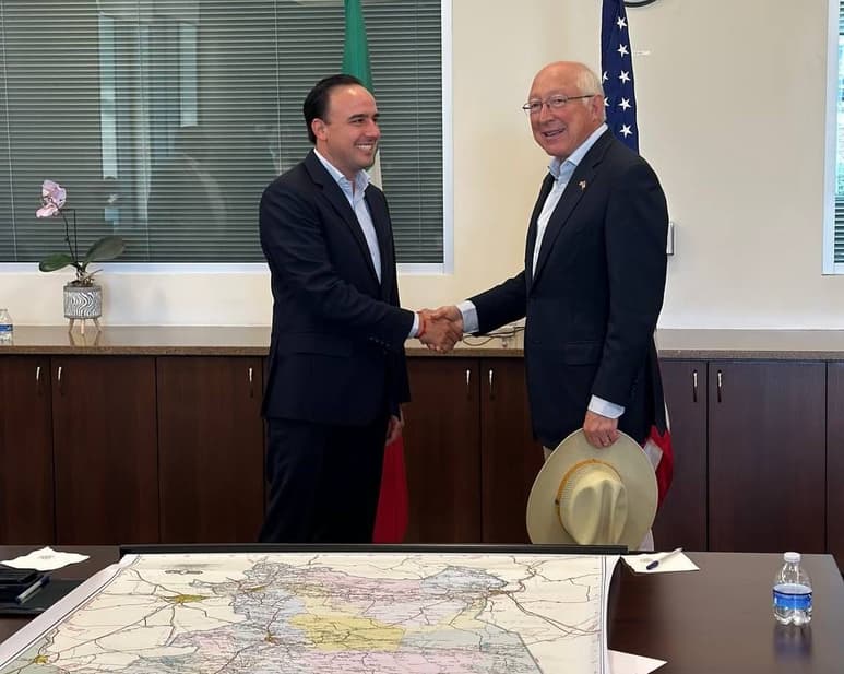 Manolo Jiménez y Ken Salazar. (EL SIGLO DE TORREÓN)