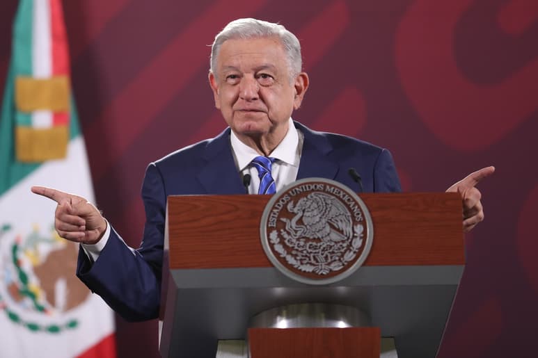 López Obrador consideró que su prima no debe de participar en las elecciones por la gubernatura de Chiapas, porque señaló que no quiere que se restablezca el amiguismo, el influyentismo ni el nepotismo.