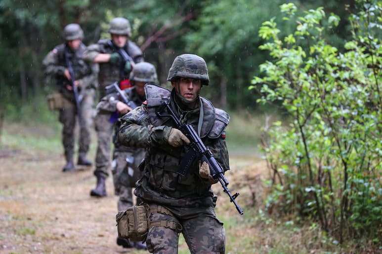 Además, más de 10 mil militares estadounidenses están desplegadas en Polonia como parte de una operación de la OTAN. (ARCHIVO)